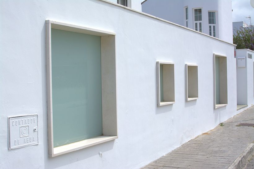 DISEÑO VALLA PRINCIPAL EN FACHADA VIVIENDA. 4