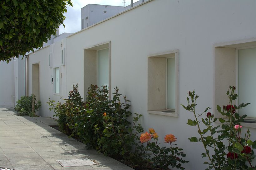 DISEÑO VALLA PRINCIPAL EN FACHADA VIVIENDA. 6