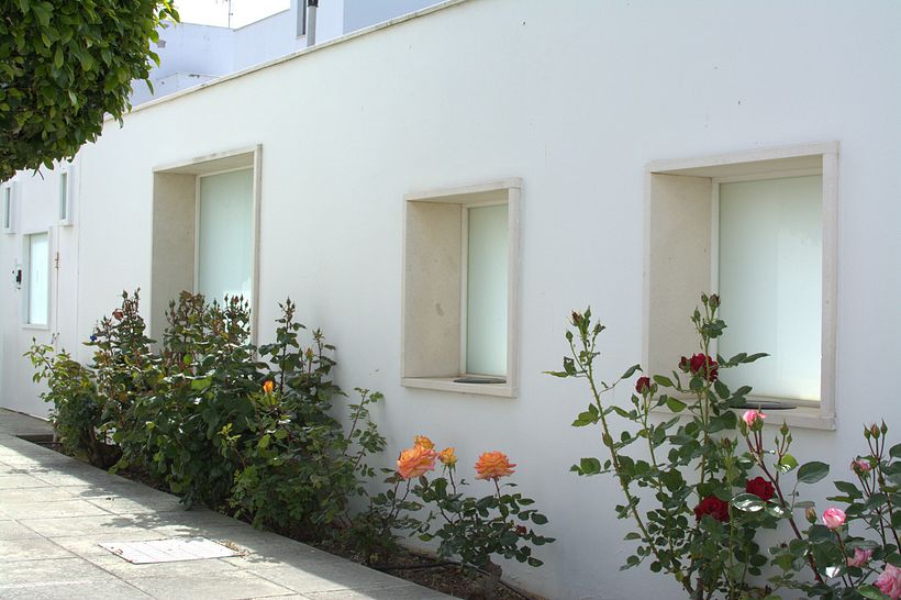 DISEÑO VALLA PRINCIPAL EN FACHADA VIVIENDA. 7