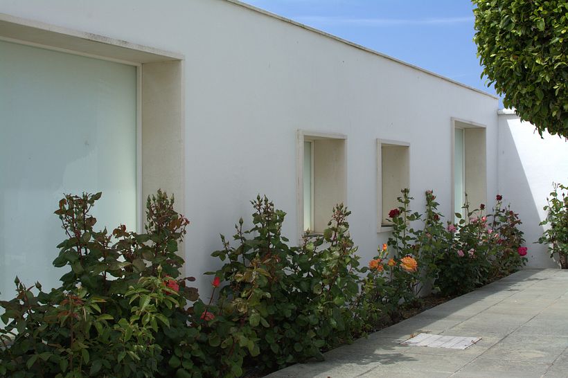 DISEÑO VALLA PRINCIPAL EN FACHADA VIVIENDA. 8