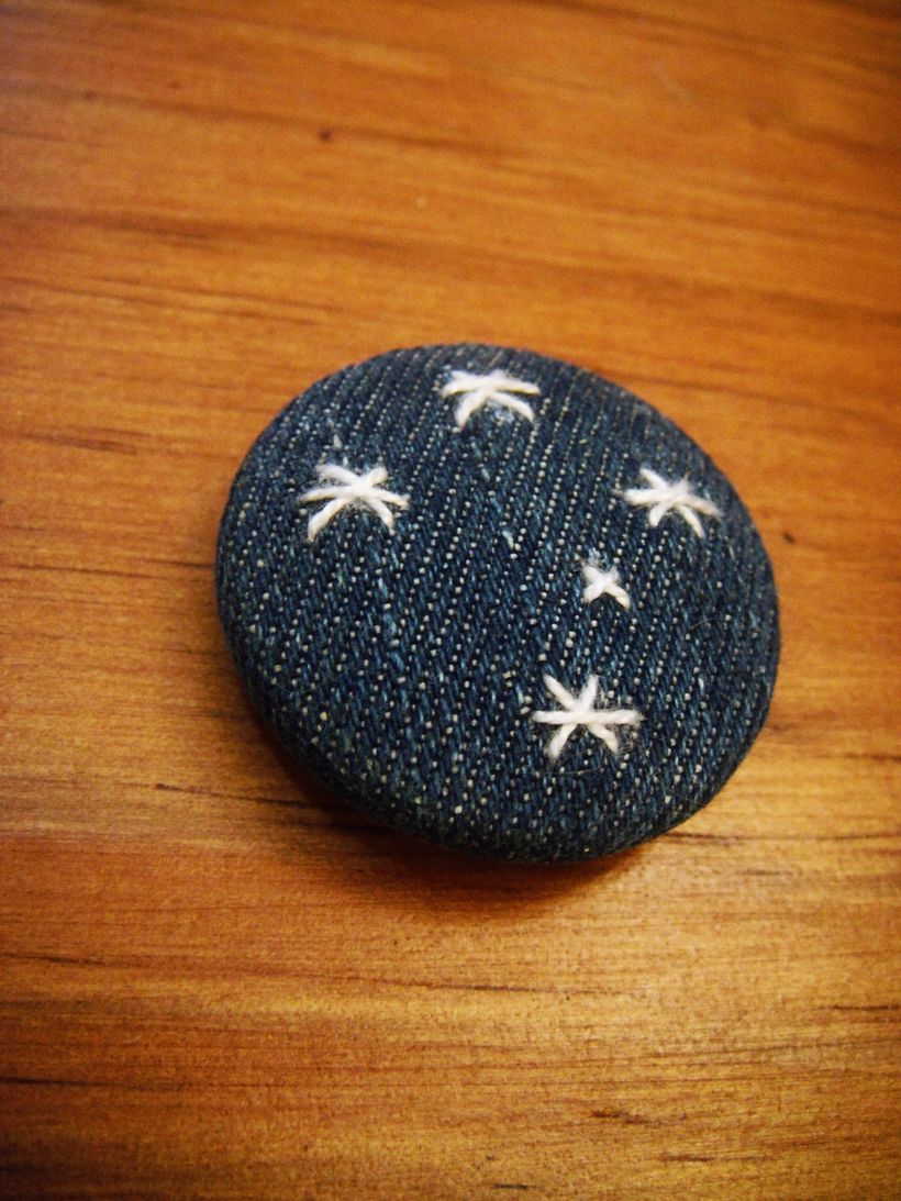 Piedras y Botones 16