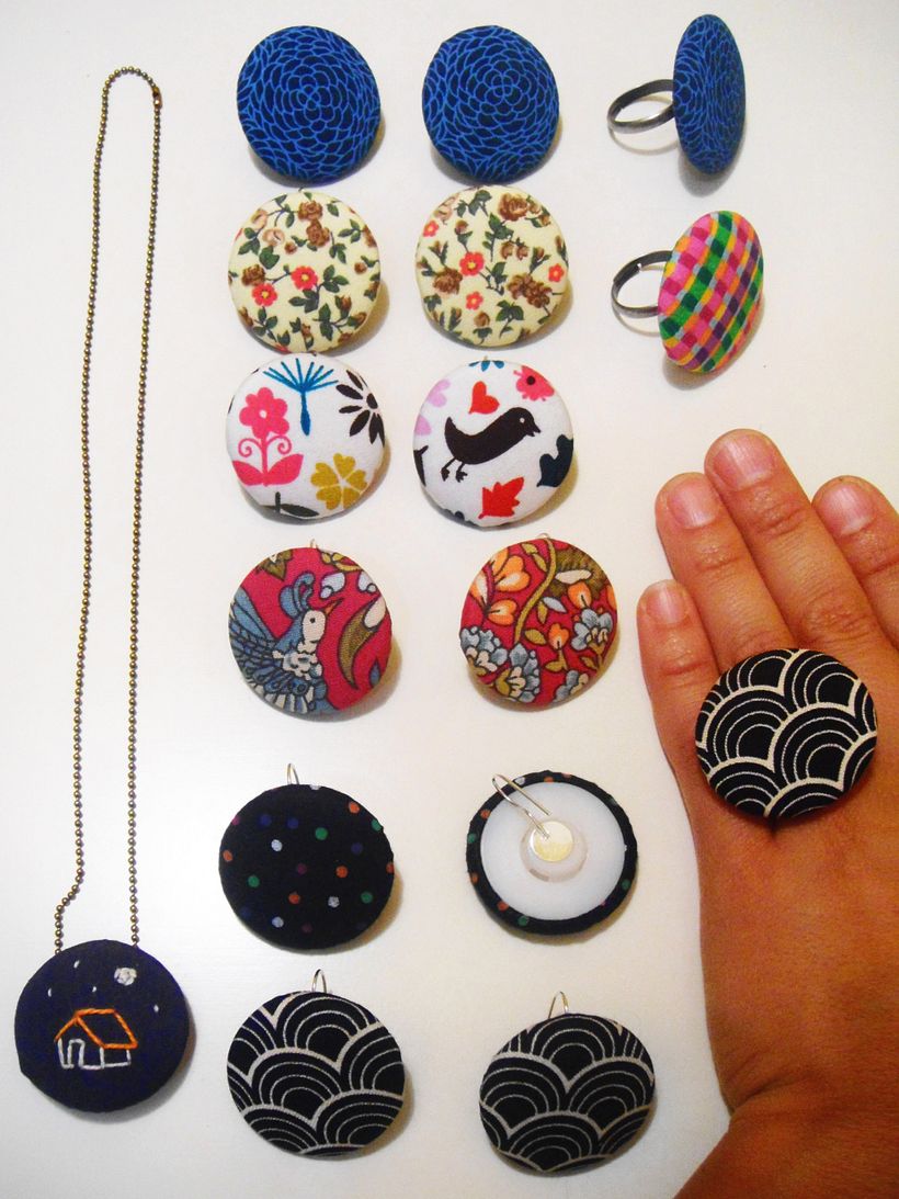 Piedras y Botones 19