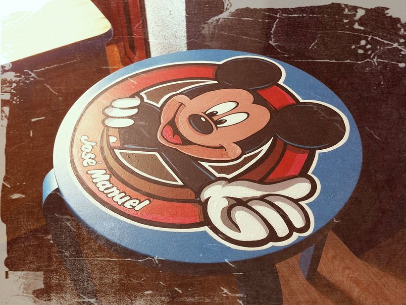 Taburetes Personalizados Pintados a Mano. 22