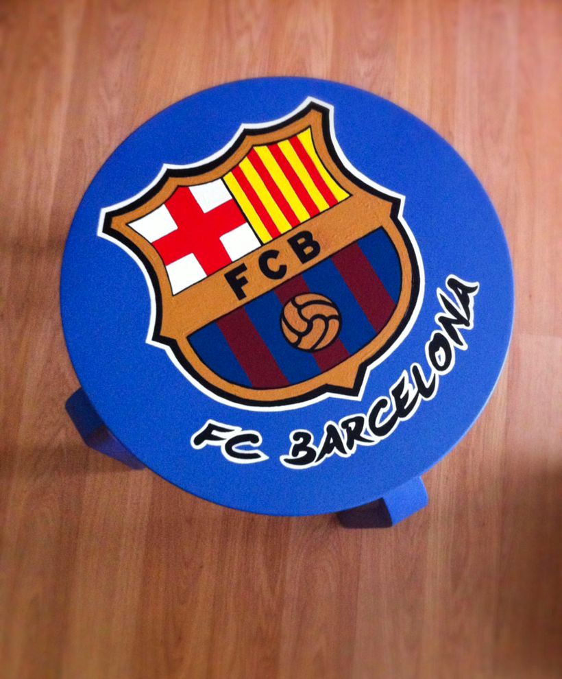 Taburetes Personalizados Pintados a Mano. 28