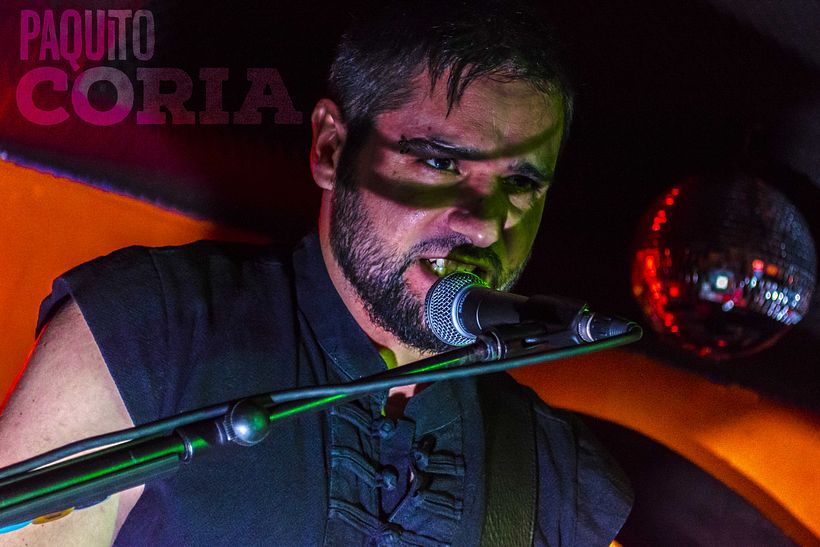 BARRACUDAS ROCK BAR - TAXUS & LEFT FOREVER 0