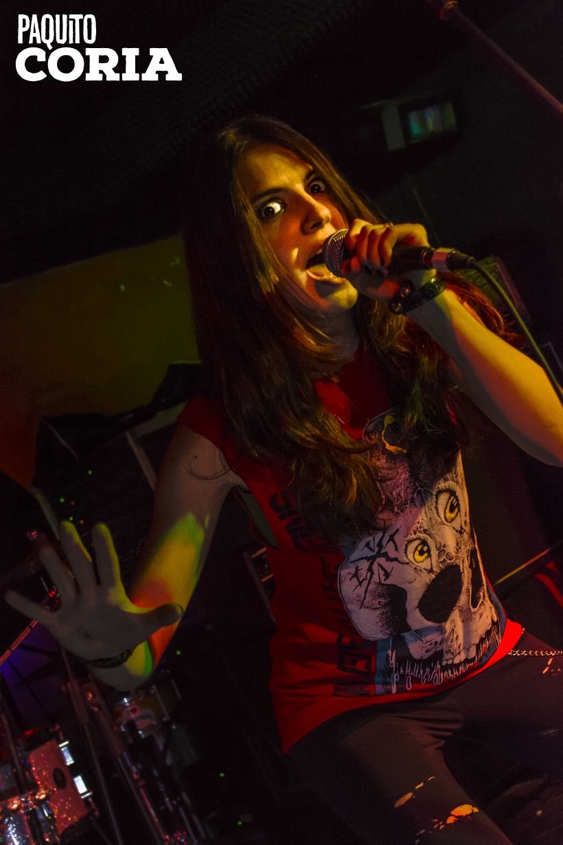 BARRACUDAS ROCK BAR - TAXUS & LEFT FOREVER -1