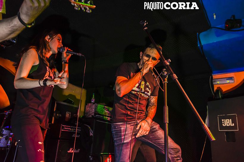 BARRACUDAS ROCK BAR - TAXUS & LEFT FOREVER 3