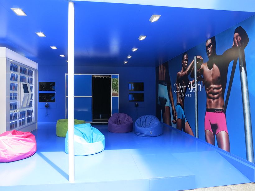 Montaje y supervisión de la pop-up store para Ck en el  SÓNAR 2012.