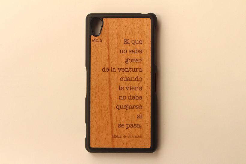 Fundas de madera personalizadas e integradas en carcasa flexible 0