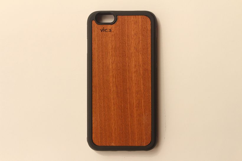 Fundas de madera personalizadas e integradas en carcasa flexible 1