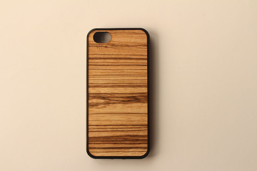 Fundas de madera personalizadas e integradas en carcasa flexible 4