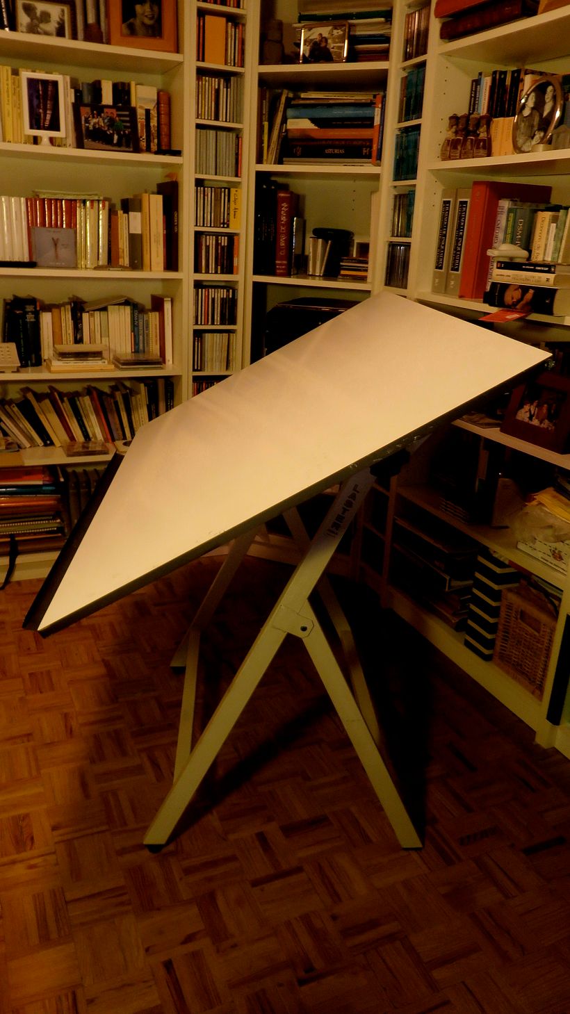 Vendo mesa y silla de dibujo técnico 1