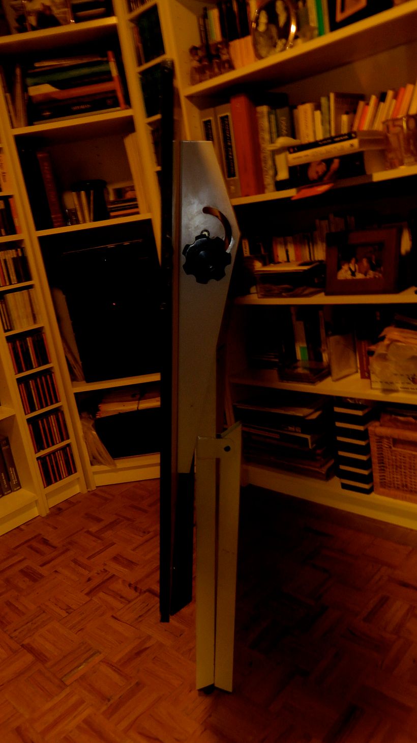 Vendo mesa y silla de dibujo técnico 3