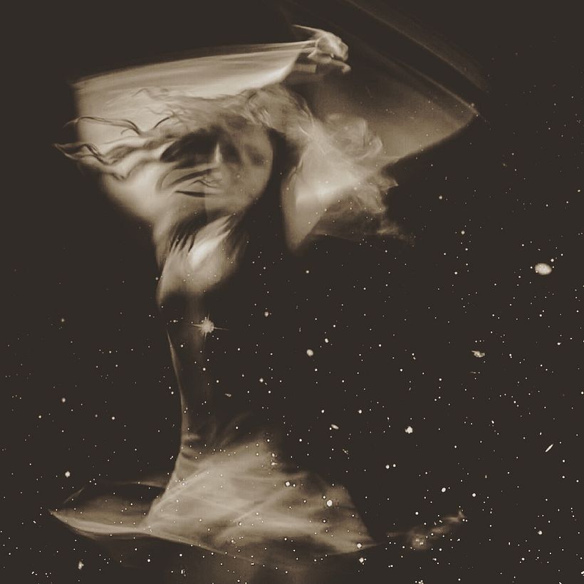 Bailando con el Universo - Fotografías de danza de larga exposición 0