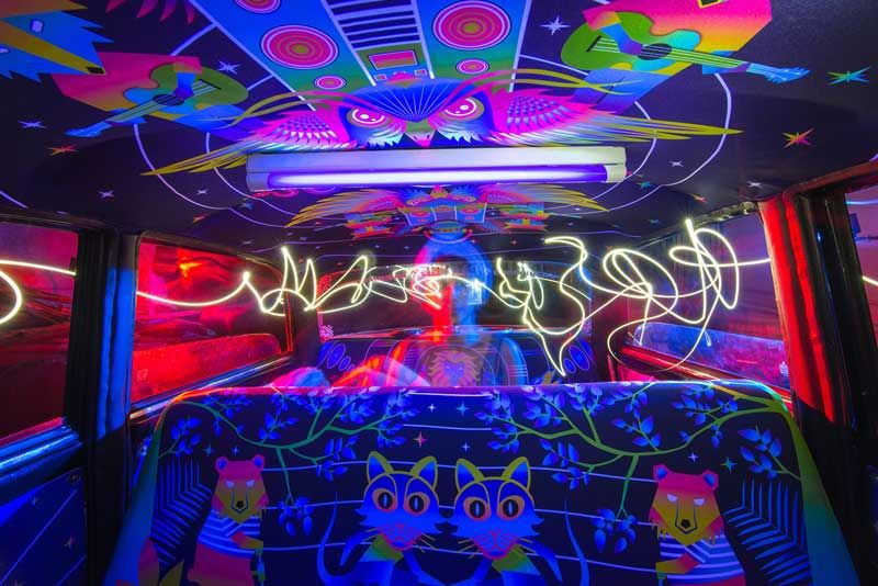 Transportan el diseño a través de taxis en Mumbai  8