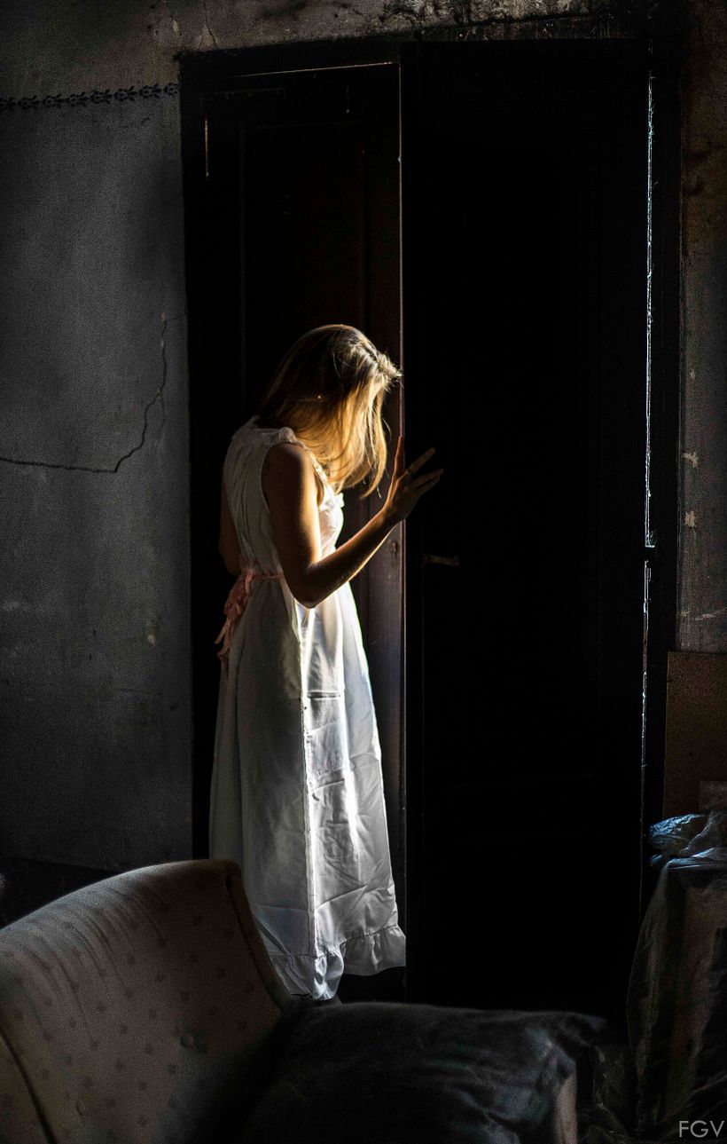 Mi Proyecto del curso: Fotografía artística analógica y digital: BLACK OUT 2