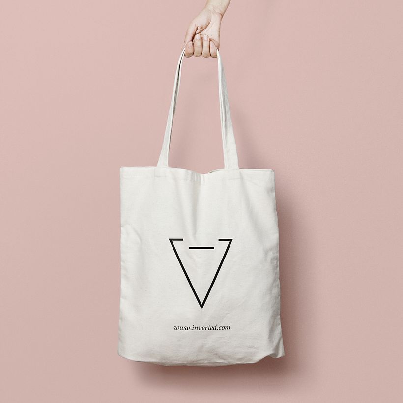 Inverted / Identidad 6