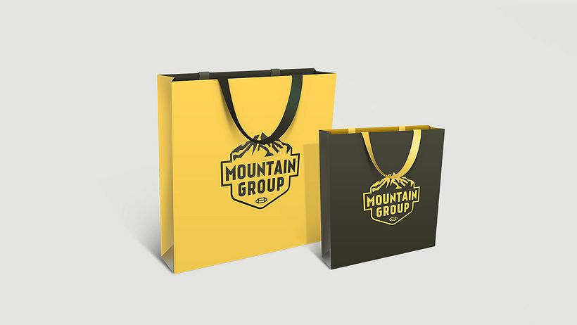 MOUNTAIN GROUP Tienda de equipamiento para actividades al aire libre. 10
