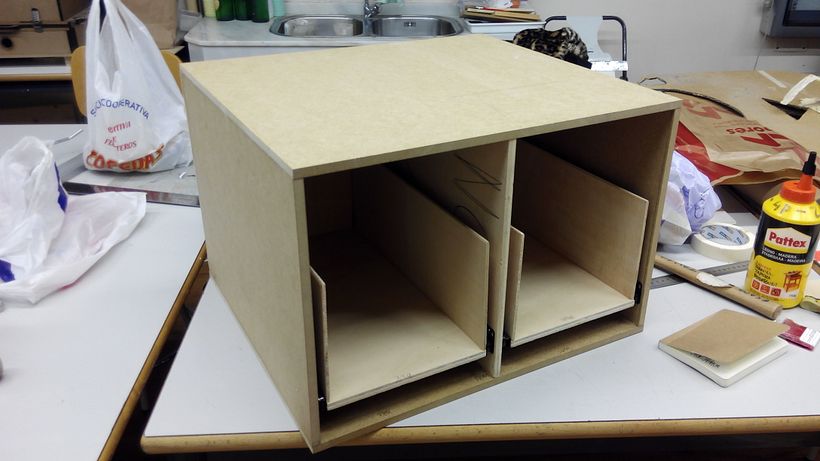 Mueble para cómics | Diseño de producto 4