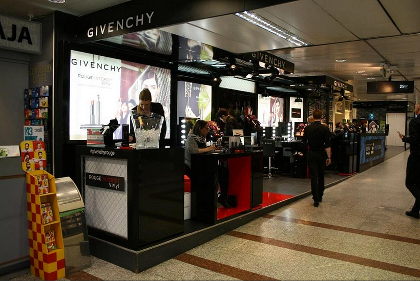 Givenchy 0