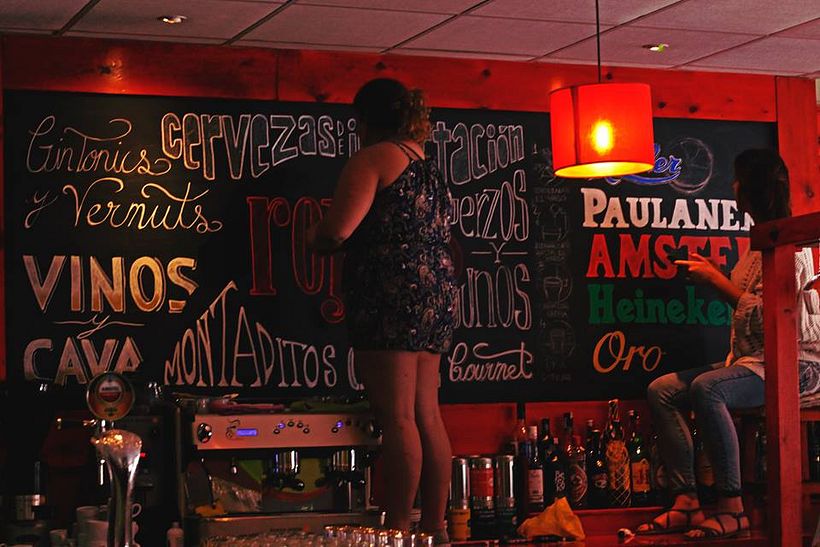 LETTERING PARA LA TABERNA ROJA 2