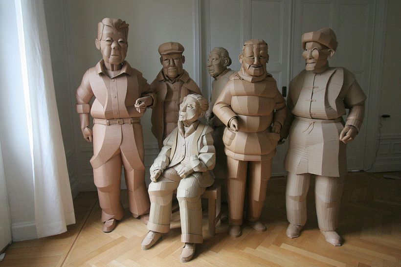 Warren King y sus realistas esculturas de cartón  11