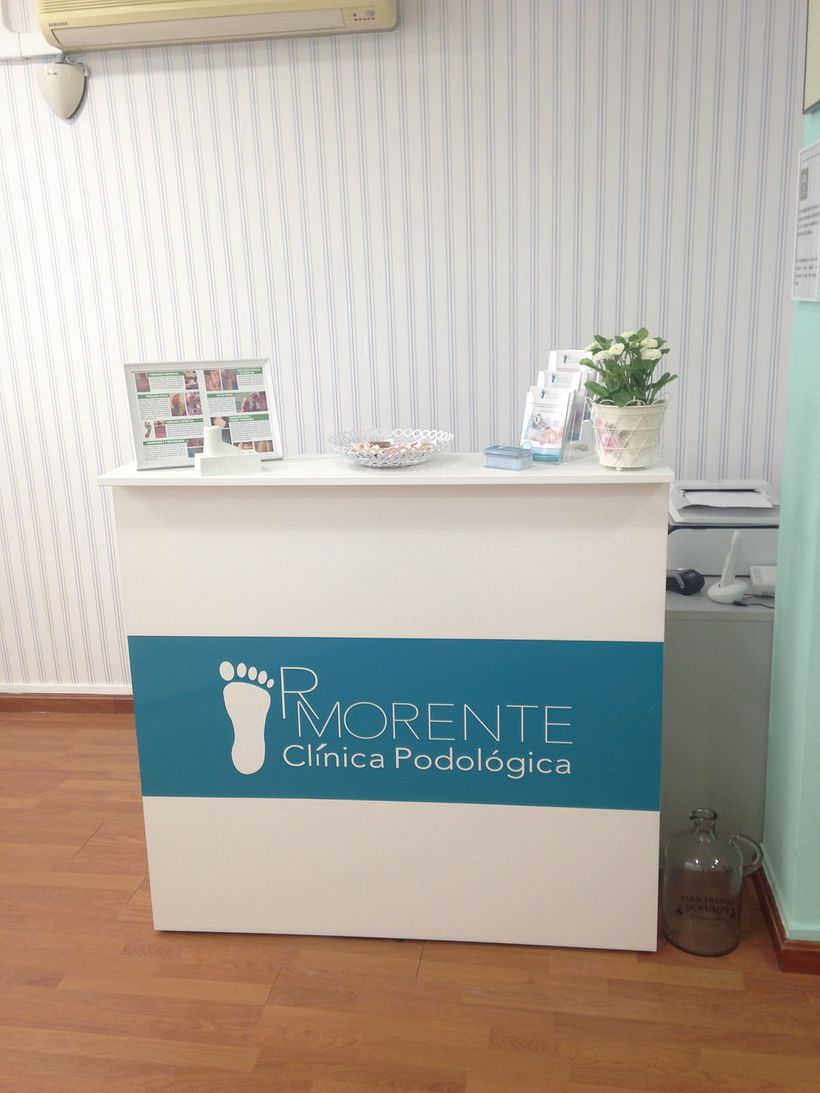 Clínica Rmorente | Identidad, papelería y fotografía 8
