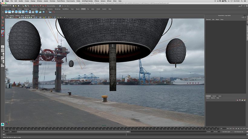 NAVE ESPACIAL EN FORMA DE KINDER SORPRESA INVADE EL PUERTO DE GRAN CANARIA 2