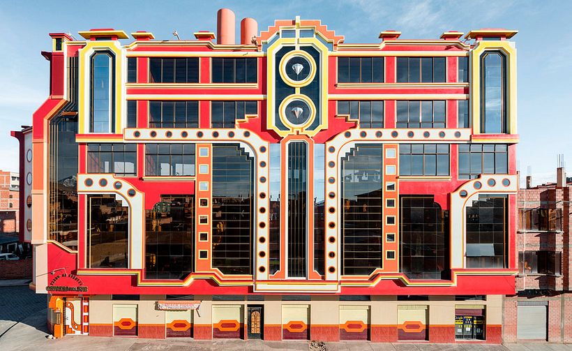 Freddy Mamani es el rey de la arquitectura andina 1
