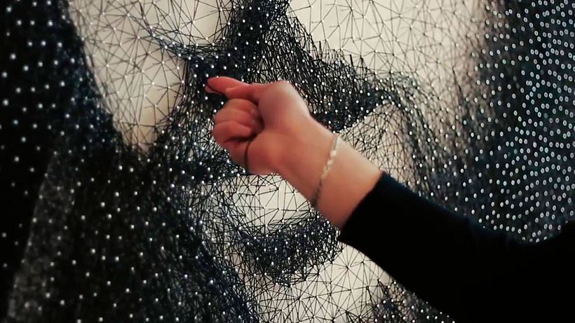 Los retratos, creados con hilo, de Petros Vrellis 7