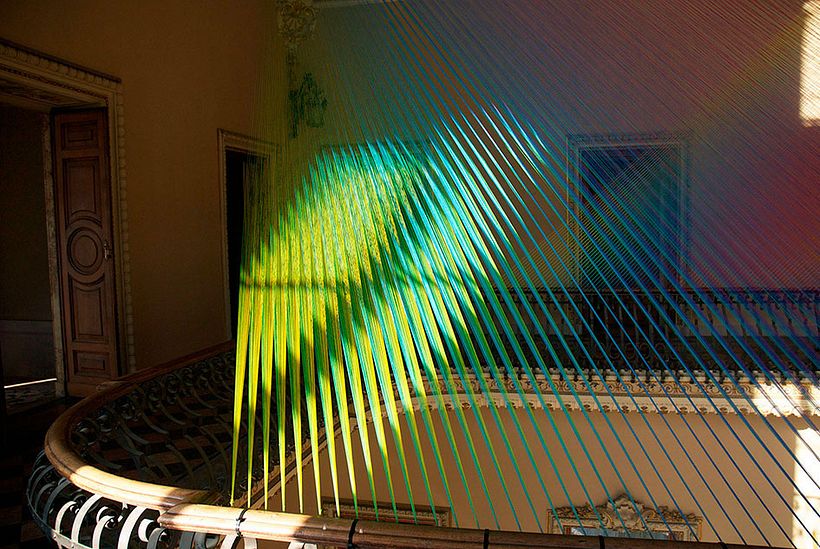 Gabriel Dawe crea arcoíris con hilo y sin agua 2