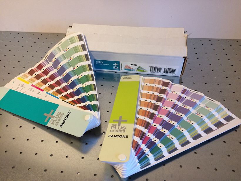 Vendo Pantoneras Plus CMYK coated y uncoated GP5101 1
