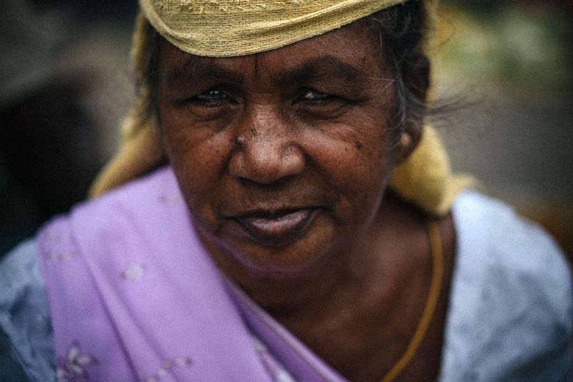 Do not stand at my grave and cry. SRI LANKA 10