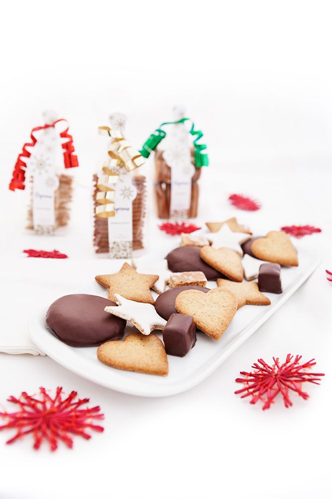 PRODUCTOS NAVIDEÑOS PANADERÍA Y PASTELERÍA CYRANO EC 0