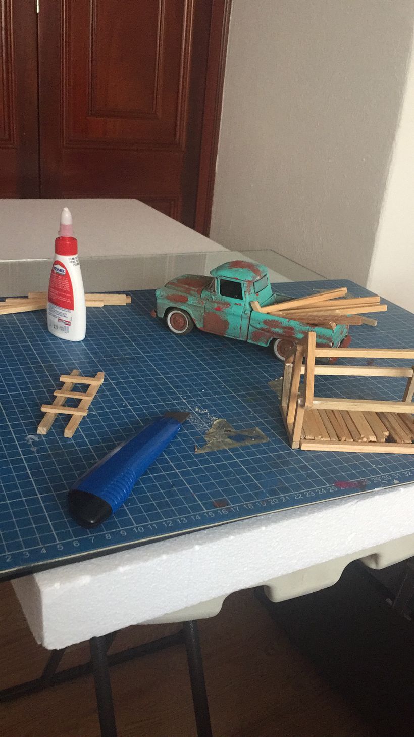 Mi Proyecto del curso: Fotografía creativa en estudio con modelos a escala 6