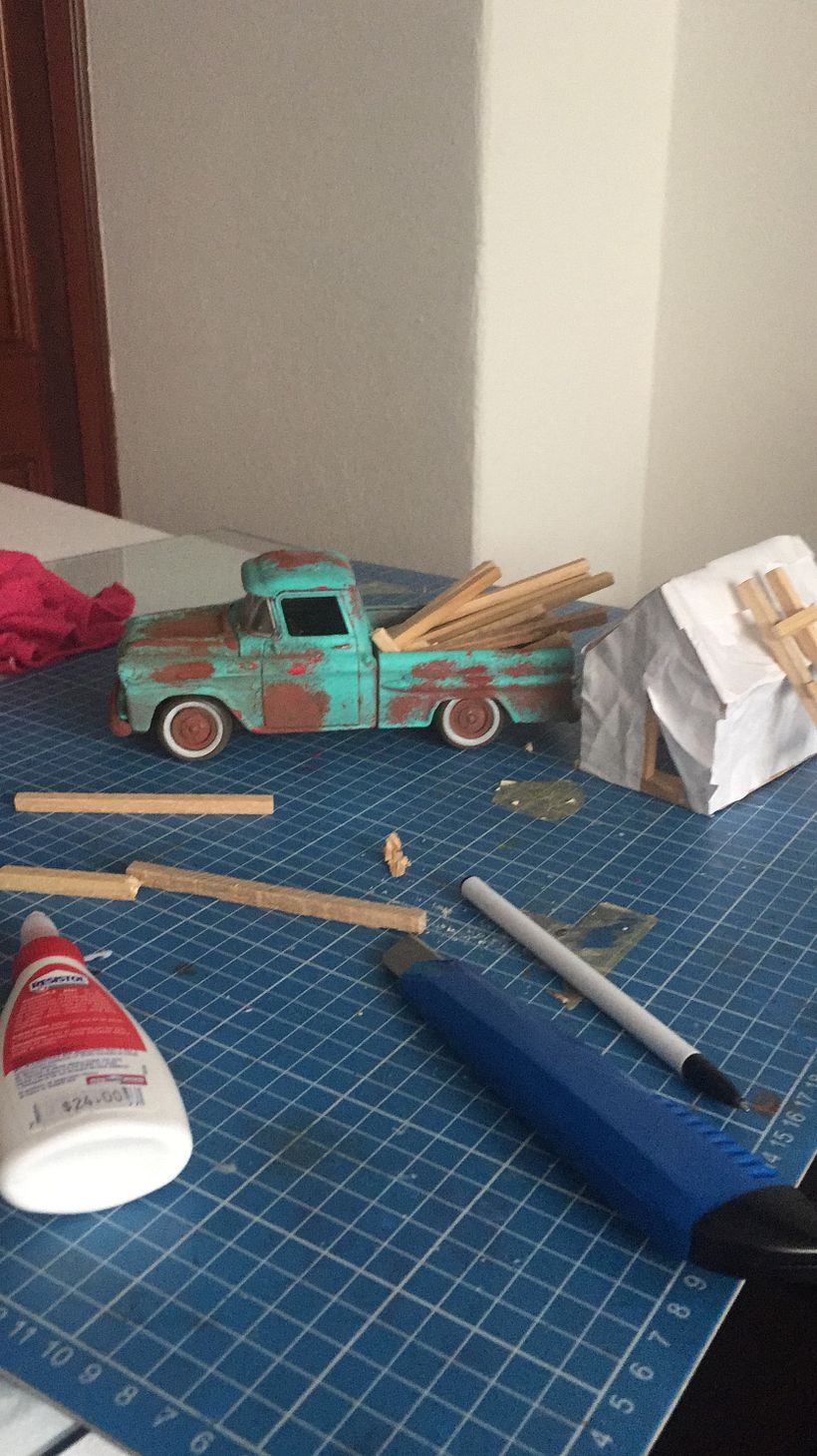 Mi Proyecto del curso: Fotografía creativa en estudio con modelos a escala 7