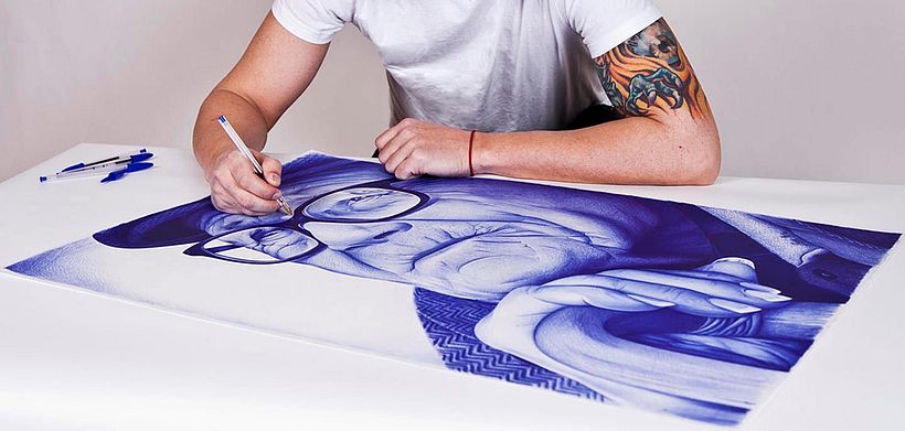 Chema Mora ilustra la vida con un bolígrafo de usar y tirar 6