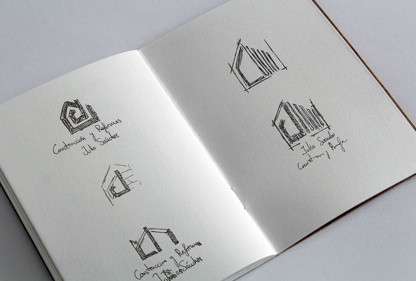 Logotipo empresa de construcción Julio Sánchez 0