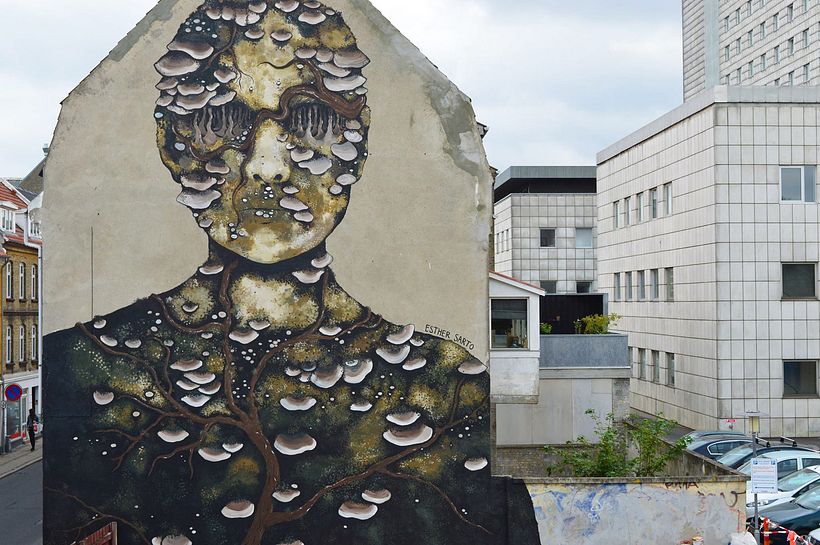 El surrealismo pictórico de Esther Sarto 16