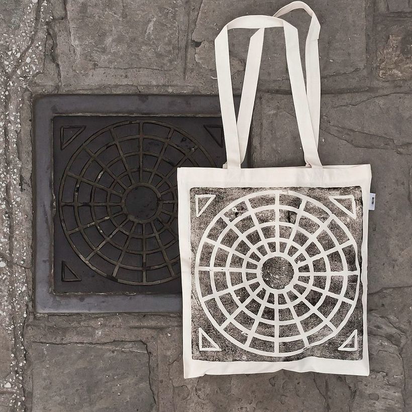 Raubdruckerin: la calle es su taller de grabado 17