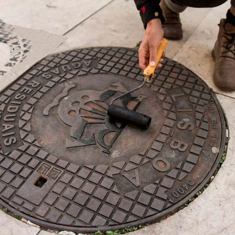 Raubdruckerin: la calle es su taller de grabado 19