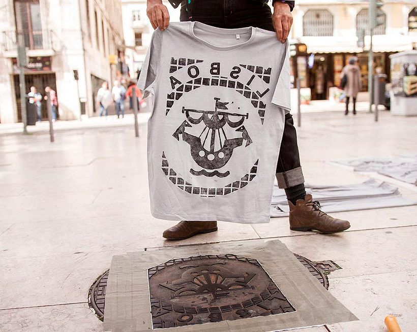 Raubdruckerin: la calle es su taller de grabado 20