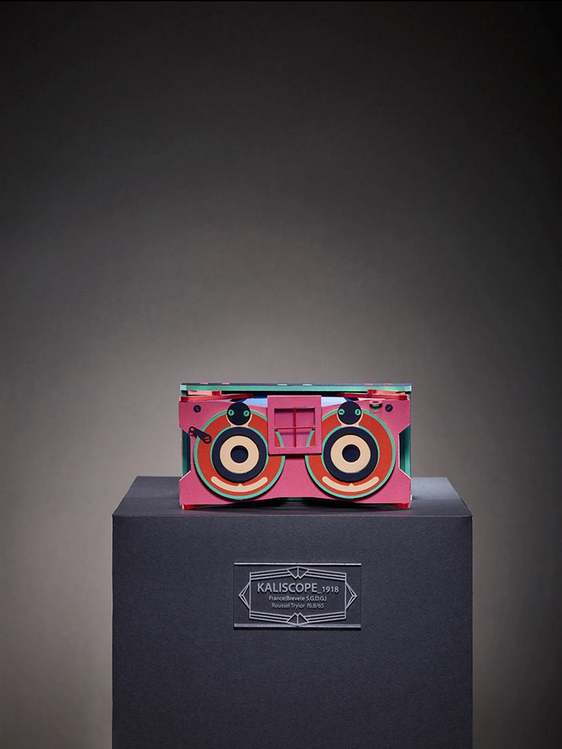 Réplicas de cámaras fotográficas hechas con papel 7