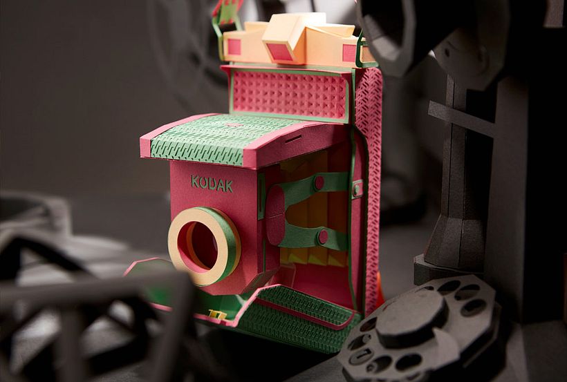 Réplicas de cámaras fotográficas hechas con papel 13