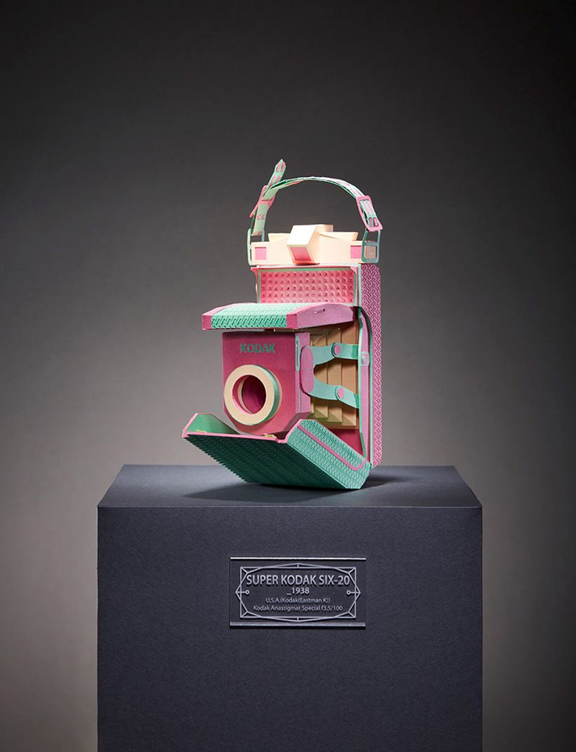Réplicas de cámaras fotográficas hechas con papel 14