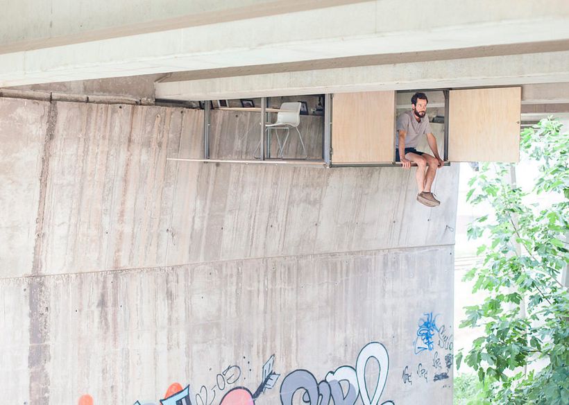 Un estudio-refugio debajo de un puente en Valencia 7
