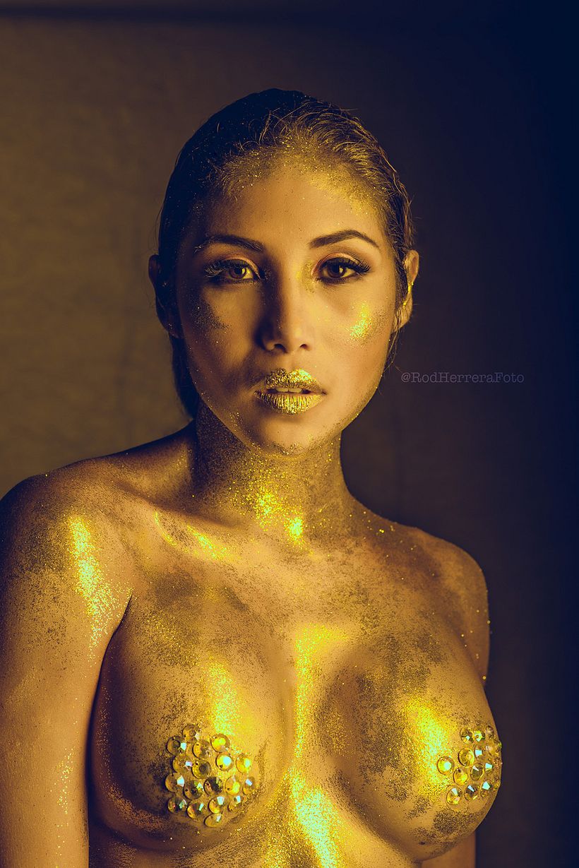 GOLD DIVA 6