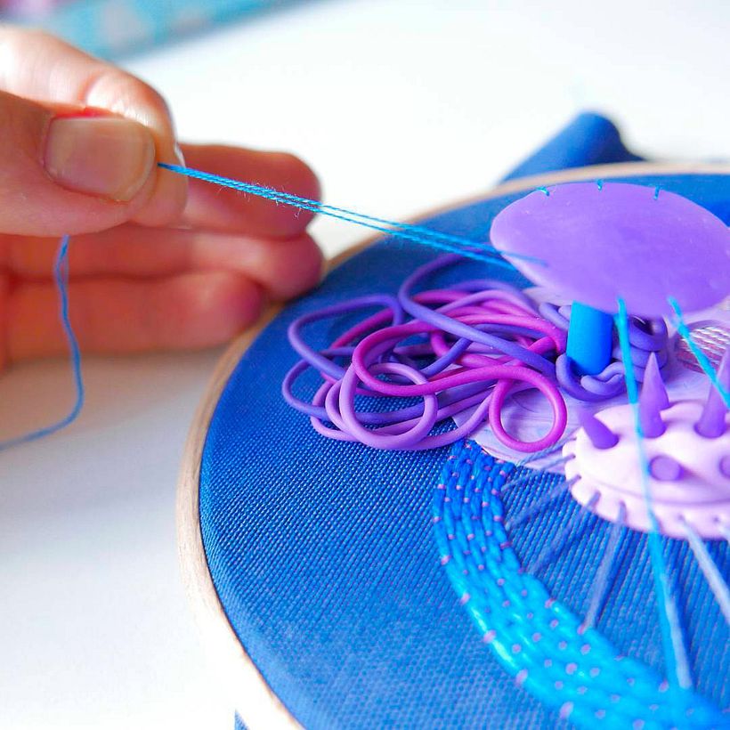 20 artistas geniales con hilo y aguja como herramienta 42