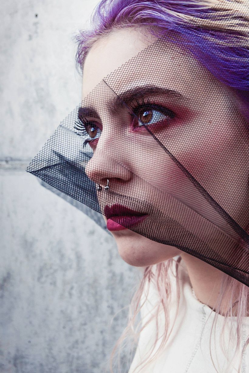 Editorial de moda sobre la estatua madrileña del Ángel Caído. -1