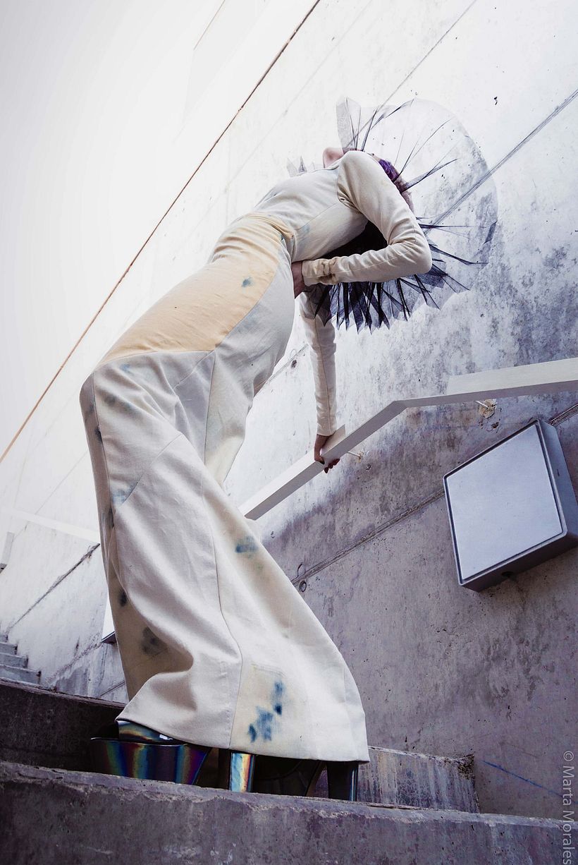 Editorial de moda sobre la estatua madrileña del Ángel Caído. 3